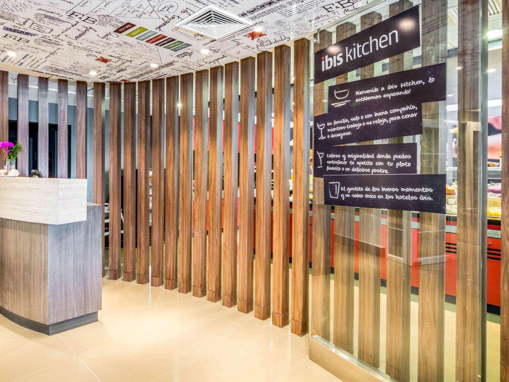 Ibis Puerto Montt Hotel ภายนอก รูปภาพ